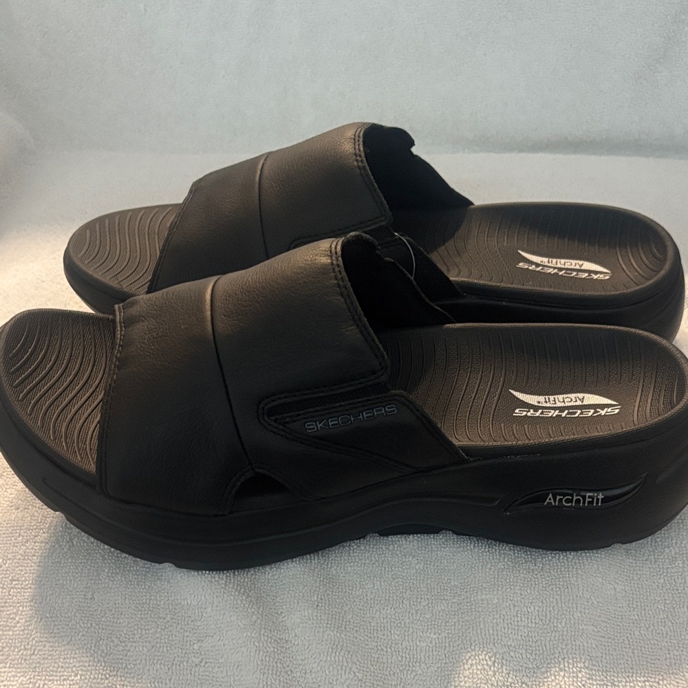 Go walk arch fit sandalsl size 11 M